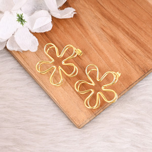 Wholesale Lot 25 Pairs Unique Design <b>Handmade</b> Brass Gold Plated Flower Stud <b>Earrings</b> for Women for Parties Gifts Bezel Setting - Product Image 3