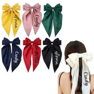 Pinza para el pelo personalizada de satén con lazo largo, pinzas grandes con lazo de cinta y cierre de resorte, horquilla con nombre - Product Image 1