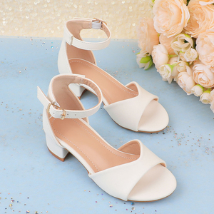 Nuovi arrivi 2026: <span class=keywords><strong>Sandali</strong></span> <span class=keywords><strong>bianchi</strong></span> con cinturino largo per ragazze, personalizzazione colore e logo disponibile, perfetti per la scuola e le attività di danza. - Product Image 2