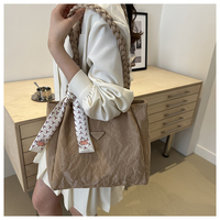 Sacs à main de luxe de marque de Guangzhou pour femmes de haute qualité, tendance 2024, avec chaînes, bandoulière unique, style tendance pour l'été et l'hiver