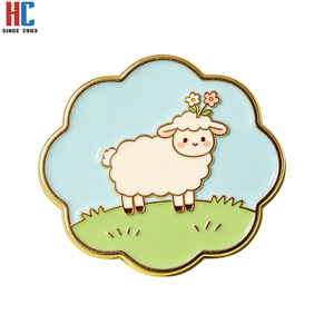 Épinglette en émail mignonne en forme de mouton avec fleur sur la tête, style Kawaii, fabrication sur mesure, 20 ans d'expérience en usine, badge animal - Product Image 2