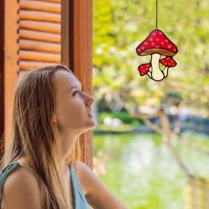Fenêtre en verre coloré décorative pour champignons Attrape-lumière en verre coloré décoratif pour champignons rouges adapté aux fenêtres - Product Image 4