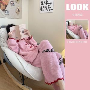 Pijamas de Terciopelo para Mujer, Otoño e Invierno, Cárdigan Grueso, Diseño Japonés, Conjunto de Letras Peludas - Product Image 2