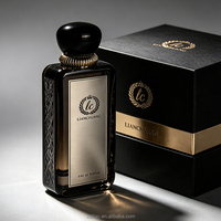 Flacon de parfum en verre rectangulaire transparent de luxe à base épaisse, avec bouchon décoratif noir brillant, bouchon personnalisé et coffret cadeau