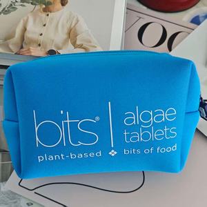 Bolsa de maquillaje de neopreno impermeable de gran capacidad con cremallera 3D Logotipo de silicona bolsa de viaje - Product Image 4