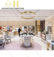 Conception d'intérieur de boutique de parfums de luxe haut de gamme sur mesure avec présentoir de parfums en 3D CAD