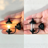 Mini lanterne murale décorative, modèle de lampe murale vintage pour maison de poupée avec lumière LED pour la mise en scène et la décoration