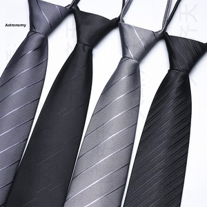 <span class=keywords><strong>Corbata</strong></span> Estrecha a Rayas Grises para Hombre y <span class=keywords><strong>Camisa</strong></span> de <span class=keywords><strong>Traje</strong></span> de Poliéster Estilo Japonés Sin Nudos; Opción Casual Negra con Cierre de Cremallera para Mujer Sin Necesidad de Atar - Product Image 1
