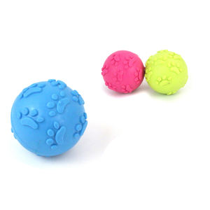 Perfecto para juegos interactivos de masticación y lanzamiento. Pelota de goma dura con diseño de huella de 6 cm de diámetro, juguete masticable para mascotas. - Product Image 2