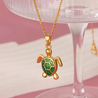 Collier en Acier Titane Plaqué Or Véritable 18K avec Coquille de Tortue en Zirconium pour Femme, Chaîne Polyvalente pour Clavicule, Bijou Inaltérable