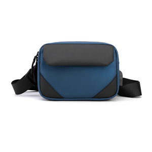 Sac bandoulière léger et imperméable pour homme, idéal pour la moto, le sport et les activités estivales et printanières - Product Image 1