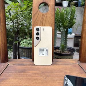 TECHNO CAMON 40 Pro สมาร์ทโฟนควบคุมความร้อน 50 ℃   กันฝุ่นมาตรฐาน IP69 กล้องหลัง 108MP หน้าจอ 4K รองรับ CDMA/LTE ทนทานต่อสภาพอากาศในทะเลทราย ราคาขายส่ง - Product Image 1