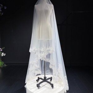 Abito da Sposa a Sirena di Lusso di Perfetta Manifattura in Tulle con Fiori 3D e Pizzo Senza Spalline - Product Image 6