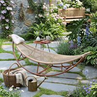 Fauteuil à bascule en rotin moderne Meiqi en forme de lune avec coussins pour cour, parc et hôtel, résistant aux UV, chaise longue portable