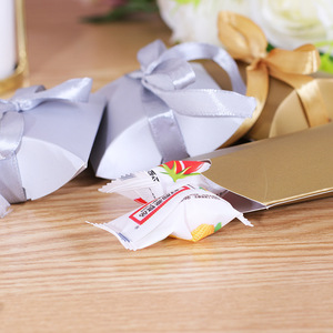 Faveurs de mariage boîte à bonbons oreiller forme or et <span class=keywords><strong>argent</strong></span> Souvenirs de mariage invités cadeau boîte à bonbons de mariage - Product Image 3
