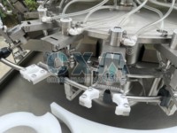 Machine de lavage de bouteilles rotative automatique industrielle à 32 buses pour ligne de production d'emballages de boissons