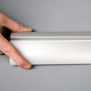 Portacarteles de Escritorio Swing Wing de 4 Pulgadas, Aluminio Plateado, para Oficina, Hogar, <span class=keywords><strong>Aula</strong></span> - Product Image 3