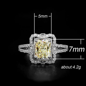 Anello Traforato Classico Queen per Donne, Elegante Gioiello da Dito alla Moda - Product Image 6