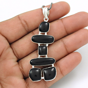 Colgantes de abalorios delicados de piedras preciosas de ónix negro Natural de diseño minimalista de lujo de gama alta, colgantes de abalorios Unisex para hombres y mujeres a granel - Product Image 2