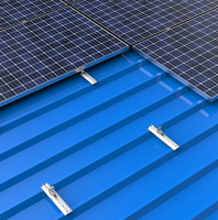 Kit de fixation de panneaux solaires en aluminium anodisé sur mesure OEM pour l'installation de panneaux photovoltaïques sur toiture en tôle trapézoïdale en asphalte