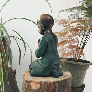 Chino Zen pequeño <span class=keywords><strong>monje</strong></span> Buda artesanías de resina sala de estar estudio hogar té decoraciones para mascotas - Product Image 4