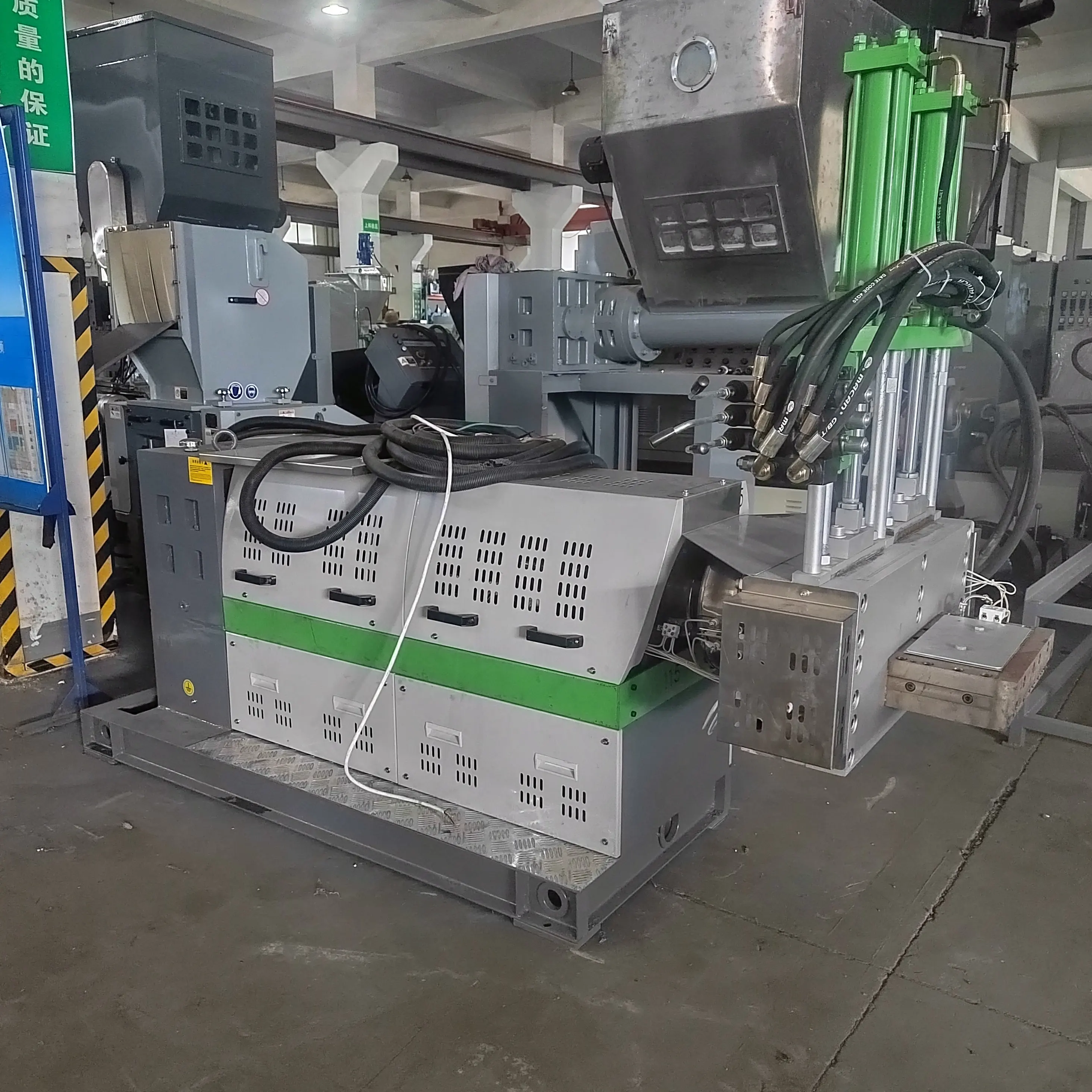 Double Hydraulic Screen Changer Non Stop Plastic Recycling Machine For plastic pellet extruder