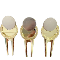 Outil de réparation de divots de golf portable avec clip dorsal robuste et fourche à balle pour la réparation des greens, accessoire de poche facile à transporter