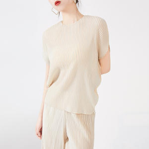 Conjunto de Dos Piezas de Verano PY Ecológico 100% Poliéster para Mujer, Elegante, Texturizado, Plisado, Casual, Holgado, Top y Pantalones Cortos - Product Image 6