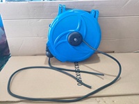 Enrollador de Cable Retráctil Automático AC 110V-240V con Aislamiento de PVC, Múltiples Opciones de Enchufe para Limpieza de Autos, Reparaciones, Taller y Mantenimiento