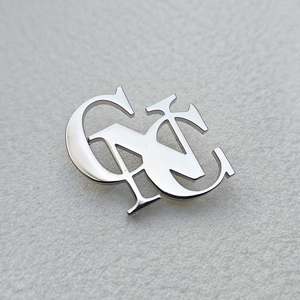 Lencana Pin Baja Tahan Karat Kustom Ramah Lingkungan dengan Pilihan Pelapisan Perak, Cetak UV, Emblem Mode Perak, Pencetakan Laser, dan Etching Perak - Product Image 3