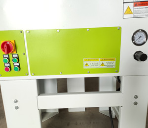 800*700mm Acier Inoxydable Humide <span class=keywords><strong>Sablage</strong></span> Cabinet Vapeur Machine Manuel Équipement De Nettoyage De L'eau pour L'enlèvement De La <span class=keywords><strong>Peinture</strong></span> - Product Image 6