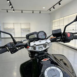 Offre exclusive de réduction sur les motos sportives <span class=keywords><strong>Yamaha</strong></span> <span class=keywords><strong>FZ6</strong></span> - Product Image 6