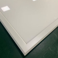 Plafonnier pour salle blanche IP65 étanche à montage en surface 2x2 pieds (600x600mm) sans scintillement pour hôpitaux, laboratoires pharmaceutiques