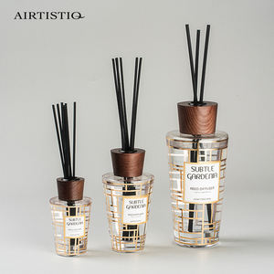 Vente en gros désodorisant diffuseur d'huiles essentielles bouteille en verre conique 100ml diffuseur d'arôme roseau avec couvercle en bois - Product Image 2