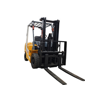 Montacargas Diésel TCM de 3 Toneladas de Segunda Mano, Usado para Construcción y Comercio, Modelo 2023 - Product Image 1