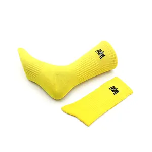 Individuelles Logo helle solide Farbe dünne bestickte Tennissocken Fitness Schweißabsorbierende Laufsocken