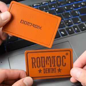 Nhà Sản Xuất Bán Buôn May Tùy Chỉnh Thiết Kế Chất Lượng Cao <span class=keywords><strong>PU</strong></span> Tư Nhân Tổng Hợp Mỏng Quần Áo Giả Da Nhãn Cho Giày Thẻ - Product Image 1