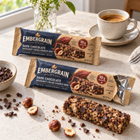 Sachet en papier kraft imprimé sur mesure avec fermeture arrière pour emballage de barre chocolatée noire aux noisettes, idéal pour les snacks protéinés Cacao Crunch