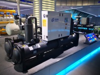 Compresseur à vis 120 tonnes, refroidisseur d'eau, équipement de réfrigération industrielle, systèmes CVC, automatique, écologique, haute performance