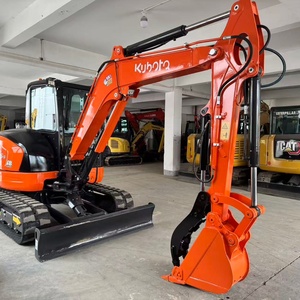 Mini-excavatrice Kubota U55-5 de 5,5 tonnes avec godet de terrassement d'une capacité de 0,17 m³, couleur orange, équipement de construction d'occasion - Product Image 5