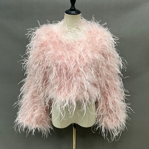 Cappotto di Lusso in Piume Jancoco, Giacca Corta da Donna con Piume di Struzzo - Product Image 3