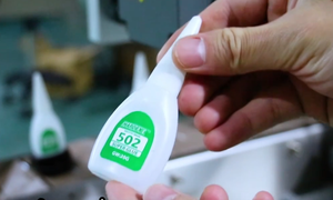 Precio de fábrica botella de calentamiento automático de PVC manga retráctil etiqueta máquina pegadora <span class=keywords><strong>Yulian</strong></span> máquina de etiquetas de escritorio - Product Image 3