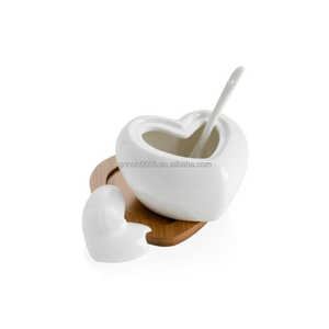 Ciotola di zucchero in porcellana di <span class=keywords><strong>Design</strong></span> a cuore supporto di bambù ciotola di zucchero classica in ceramica con cucchiaio e brocca di latte - Product Image 5