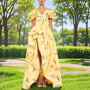 Vestido largo amarillo con estampado floral, hombros descubiertos, abertura alta y mangas abullonadas, vestido de noche. - Product Image 2