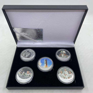 Moneda Conmemorativa del Apolo 11, Diseño del Módulo Lunar y Astronautas que Realizaron la Aterrizada en la Luna, Moneda de Recuerdo Plateada con Foto - Product Image 1