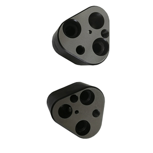 Piezas de Acero Inoxidable Mecanizadas por CNC con Bordes Redondeados y Superficies Planas - Product Image 1