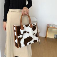 Sac de rangement en peluche douce, nouveau sac à main d'hiver imprimé léopard et vache, sacs fourre-tout pour femme en cuir PU, sacs sous le bras, sac à bandoulière en fourrure moelleuse