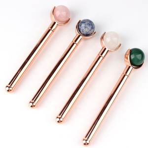 Rouleau de massage facial en quartz rose vibrant à double tête, baguette de guérison en pierres naturelles, vente en gros - Product Image 5