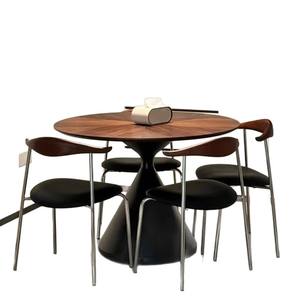 Mesa de comedor redonda de estilo vintage con estructura estable de madera de nogal para comedor - Product Image 4