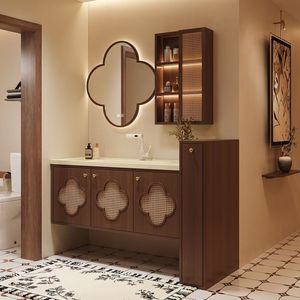 Gabinete de Baño con Espejo Estilo Vintage Dingyue, con Diseño de Trébol de Cuatro Hojas, en Madera de Nogal y Roble, con Lavabo de Cerámica y Luz - Product Image 1